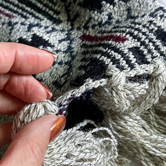 Poncho - Picture 6 of 6